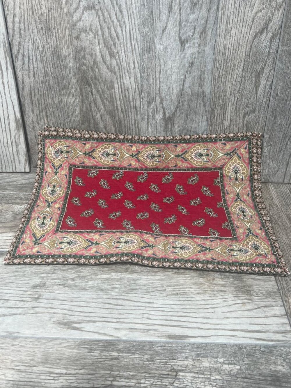 Vintage Vera Bradley Red Paisley Quilted Placemat set of 2 - Picture 3 of 8